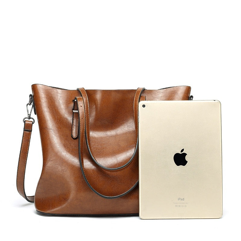 Retro Style Oil Wax Leather Patent Simple Portable Shoulder Messenger Bag